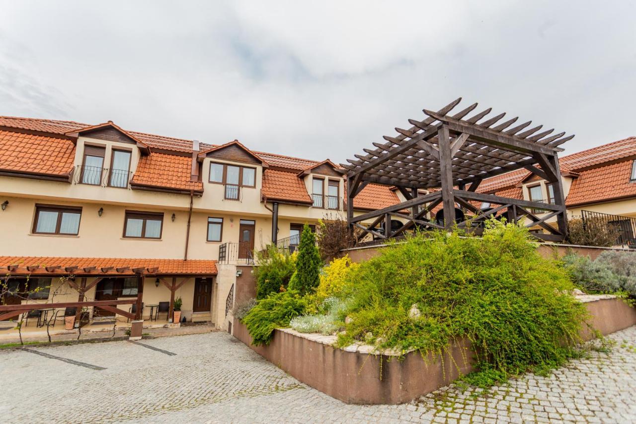 Petreny Borpanzio Bed & Breakfast Egerszalok Exterior photo