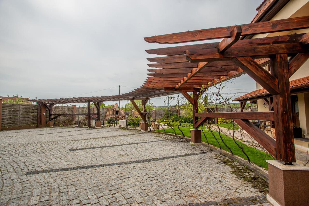 Petreny Borpanzio Bed & Breakfast Egerszalok Exterior photo