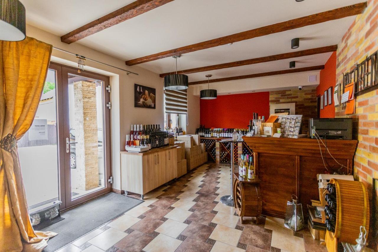 Petreny Borpanzio Bed & Breakfast Egerszalok Exterior photo