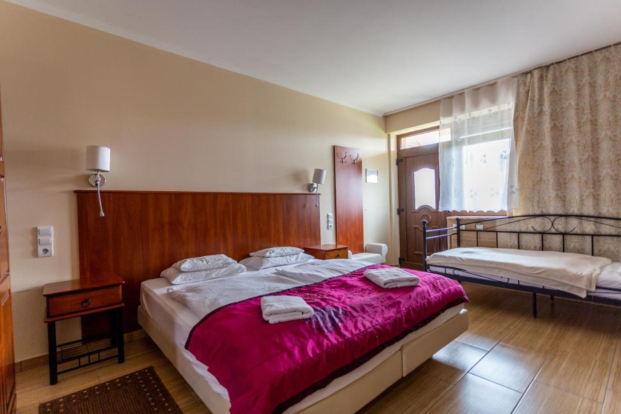 Petreny Borpanzio Bed & Breakfast Egerszalok Exterior photo