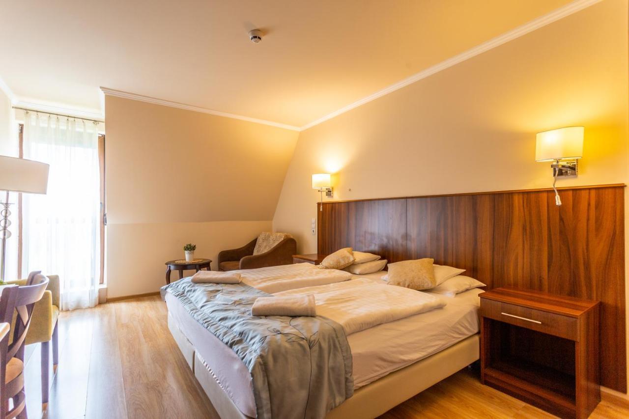 Petreny Borpanzio Bed & Breakfast Egerszalok Exterior photo